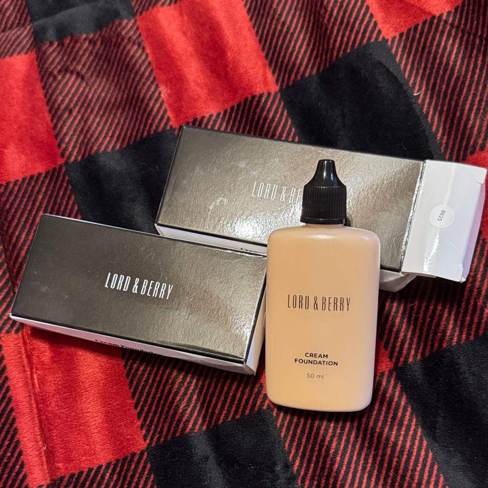 Lord and berry cream foundation